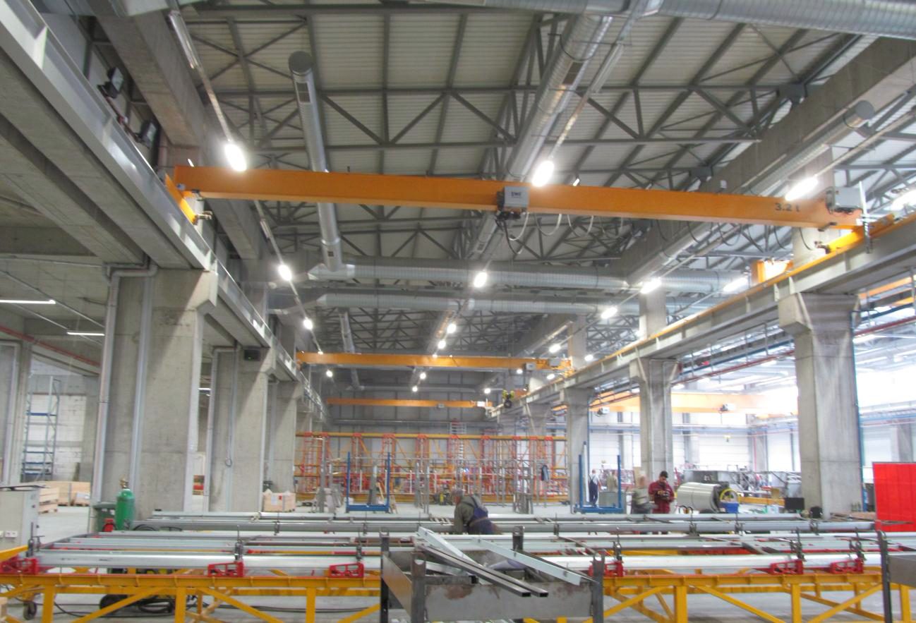 Jednogredne mosne dizalice 3,2 t, raspona 14 m, na kranskoj stazi dužine 124 m